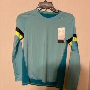 Keep cool under Armour gear girls top